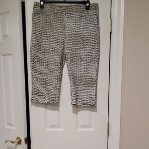 Chico's Black and White Geometric Printed Pants